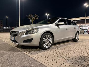 volvo v60 2.0 disel  5 cilindri motore volvo