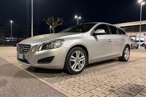 volvo v60 2.0 disel  5 cilindri motore volvo