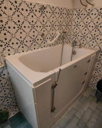 Vasca da Bagno con Sportello per Anziani e Disabil