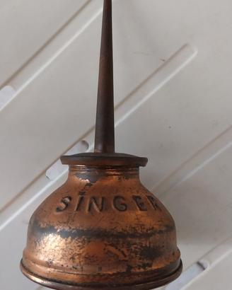 Antico Oliatore  in Rame - della Singer Anni 1930 