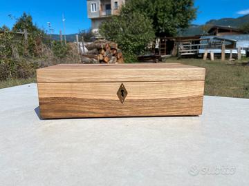 Scatole in legno fatte a mano