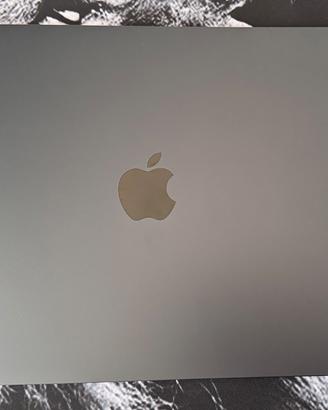 Apple MacBook Air 15" M3 16/256 CARICATO 2 VOLTE