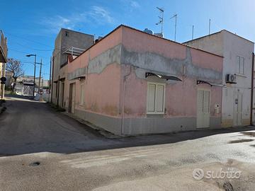 Tre Fontane casa indipendente a 50 metri dalla Pi