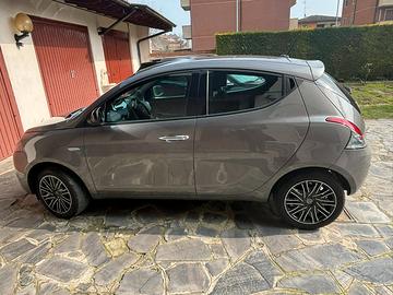 Lancia, nuova Ypsilon - My hybrid gold - 2022