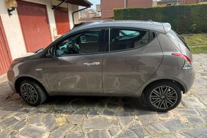 Lancia, nuova Ypsilon - My hybrid gold - 2022