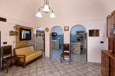 Casa indipendente di 177 m² con più di 5 locali a 