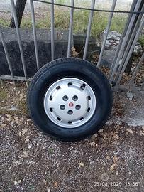 Cerchi completi di gomme e copponcini