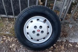 Cerchi completi di gomme e copponcini