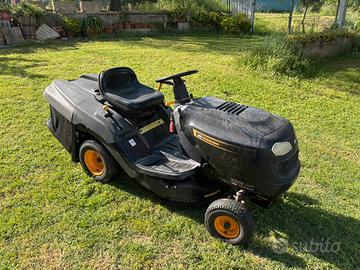 Trattore rasaerba/tagliaerba