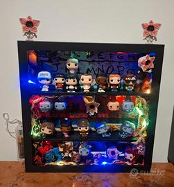 Bacheca statuette Stranger Things Kinder Joy