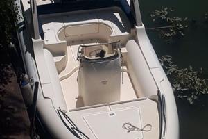 gommone Revenger 24