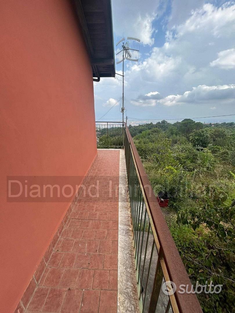 Casa singola con terreno a Sant'Alfio - Altro