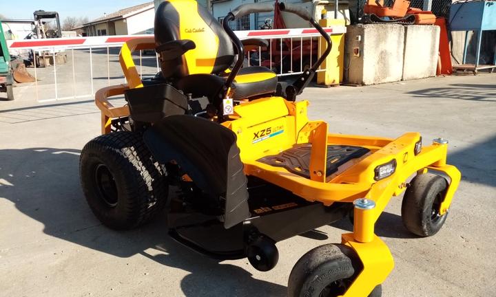 Trattorino tagliaerba CUB CADET XZ5 L127 Zero Turn