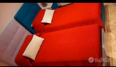 letti contenitore con materassi nuovi e comodini 