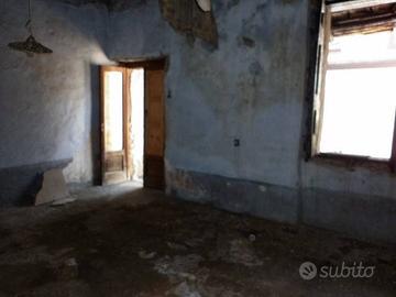 Rustico / Casale di 120 m² con 3 locali a Montoro