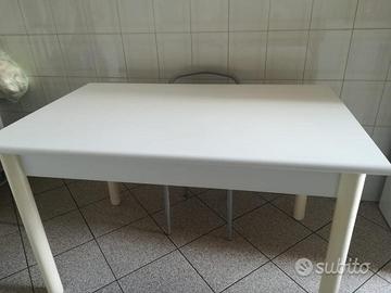 Tavolo bianco vintage allungabile