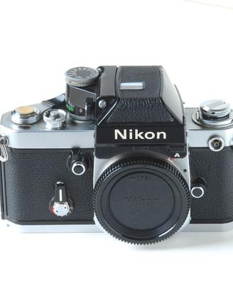 NIKON  F2 Analogica  con vari obiettivi.