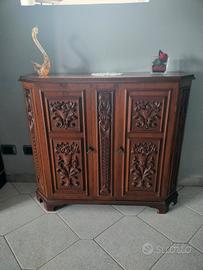 mobile antico in legno intarsiato 