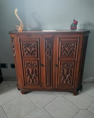 mobile antico in legno intarsiato 