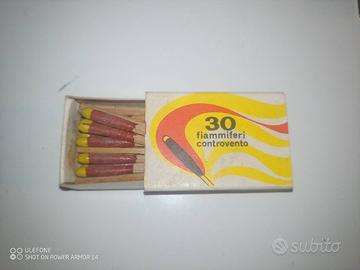 Fiammiferi "controvento" anni 80