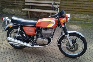 Suzuki gt 380