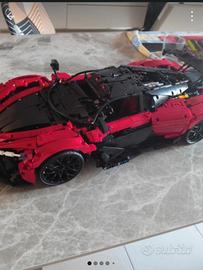 Supercar rossa già montata in scala 1:8