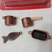 Pentole, accessori cucina in miniatura, di metallo