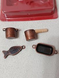 Pentole, accessori cucina in miniatura, di metallo