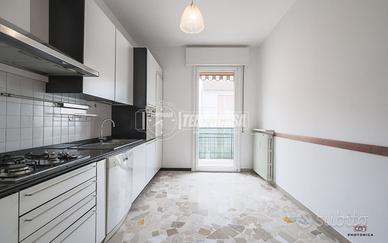 APPARTAMENTO CON DUE CAMERE E GARAGE