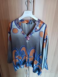 Casacca in seta con applicazioni