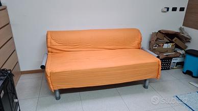Divano Letto mai usato.