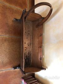 Antica culla a dondolo in legno