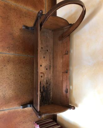 Antica culla a dondolo in legno