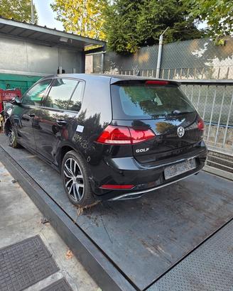 VOLKSWAGEN GOLF PER RICAMBI DEL 2017