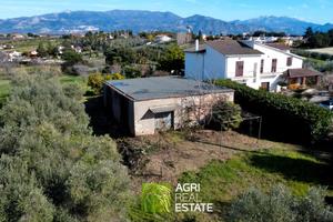 Abitazione di 100 mq con terreno agricolo | TR488