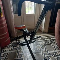 attrezzo ginnico x addominali e gambe