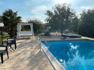 Villetta con piscina e giardino nel Salento