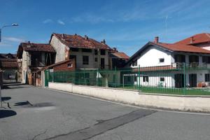 Rustico / Casale di 130 m² con più di 5 locali a G