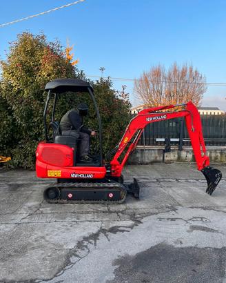 E276- ESCAVATORE NEW HOLLAND 18 Q