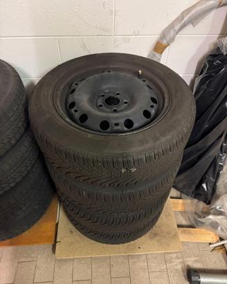 4 GOMME CONTINENTAL INVERNALI + 4 CERGHI IN FERRO