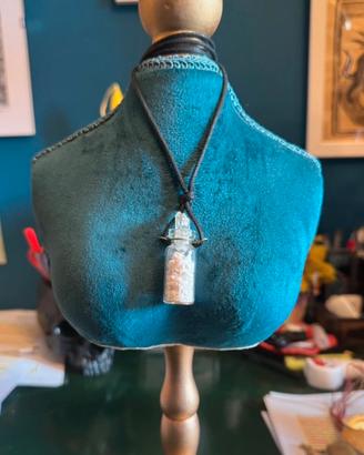 Collana con pietrine bianche artigianale