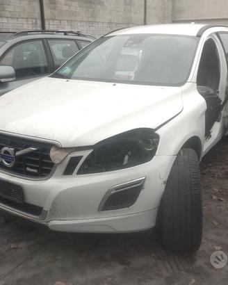 Volvo xc60 2.4td biturbo d5244t demolito per ricam