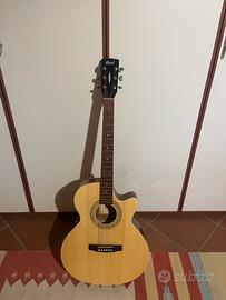 Chitarra acustica cort