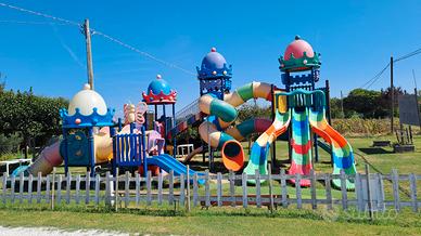 Parco giochi scivolo
