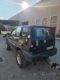 Nissan terrano