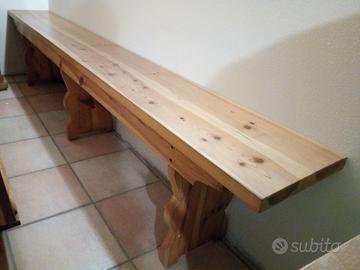 2 panche, massicce di legno 3 gambe 