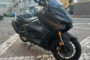 Tmax 560 tech Max 2024 dark magma