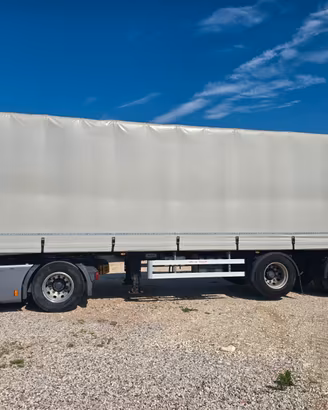 Semirimorchio usato city 10,5 mt con centina Crama