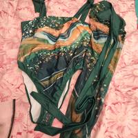 costume da bagno con pareo