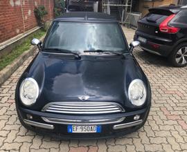 Mini One Cabrio Sidewalk